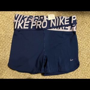 Women’s Nike Pro Intertwist shorts size L